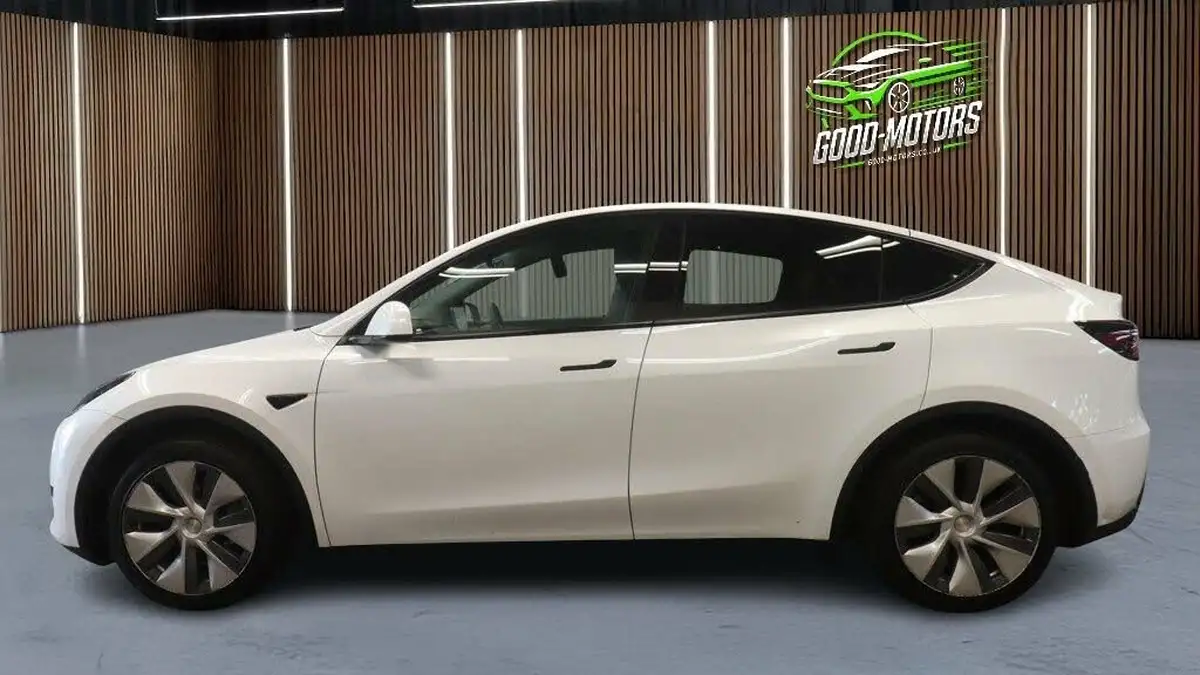 2023-tesla-model-y-e-rwd-big-2