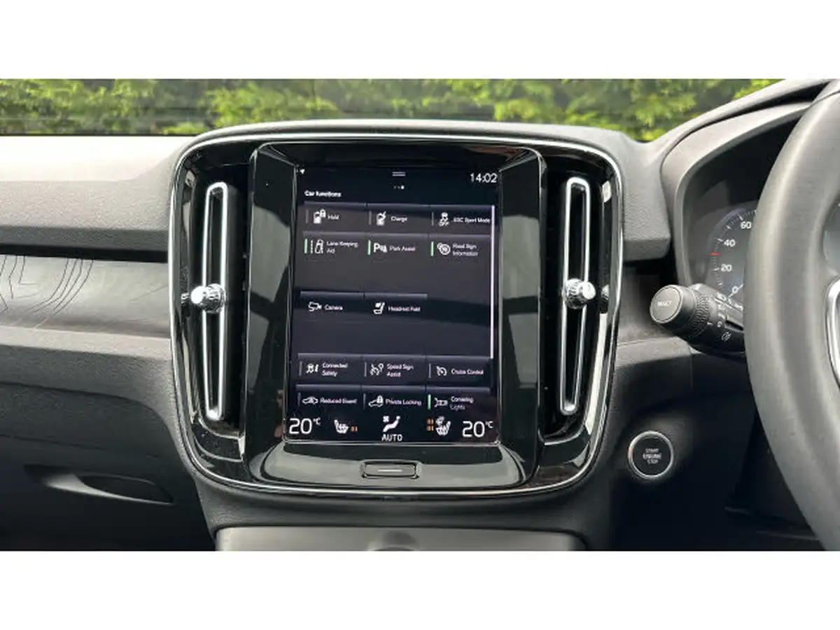 2023-volvo-xc40-15-t5-ultimate-dark-big-37