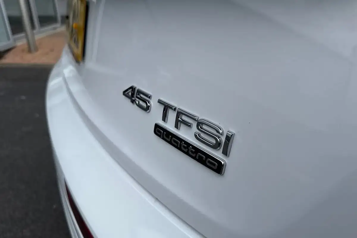 2025-audi-q5-20-45-tfsi-s-line-station-wagon-big-28