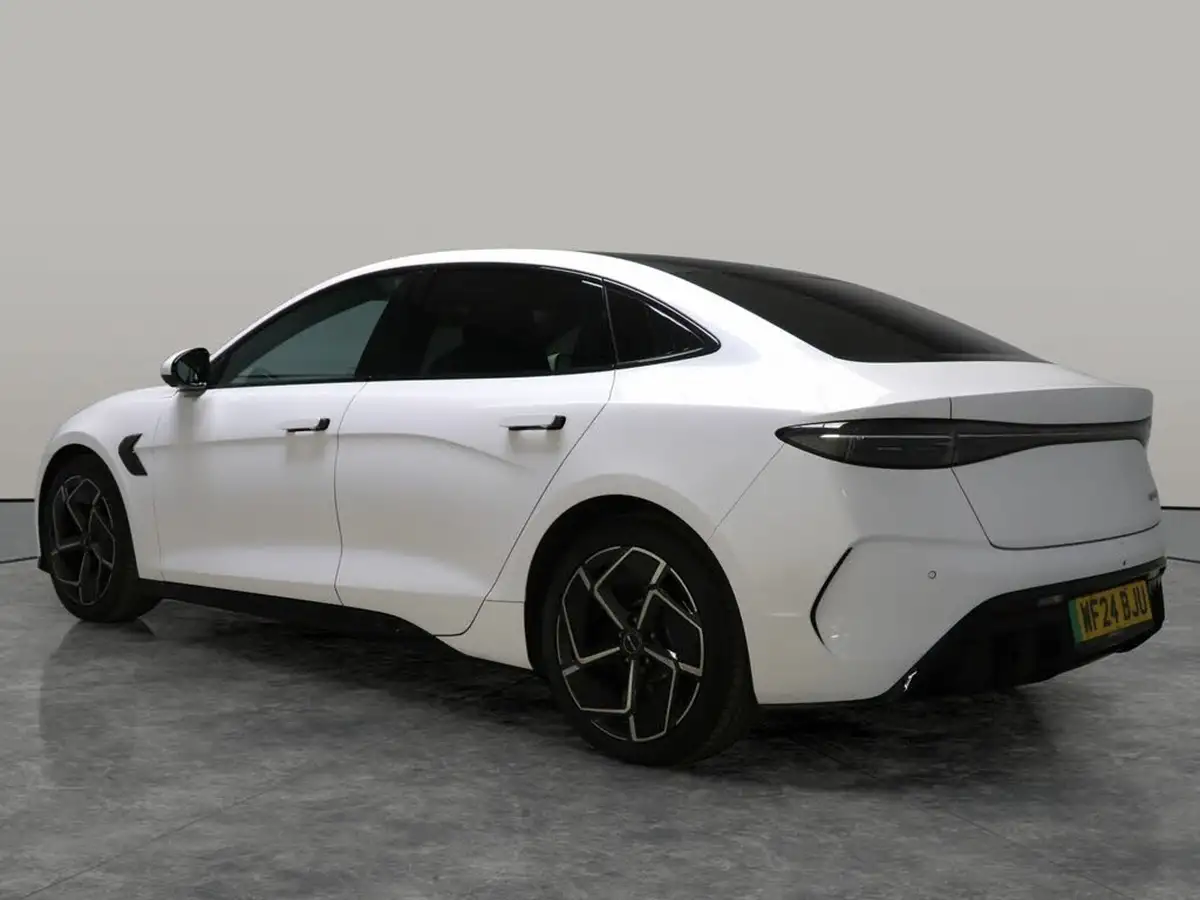 2024-byd-seal-e-design-big-13