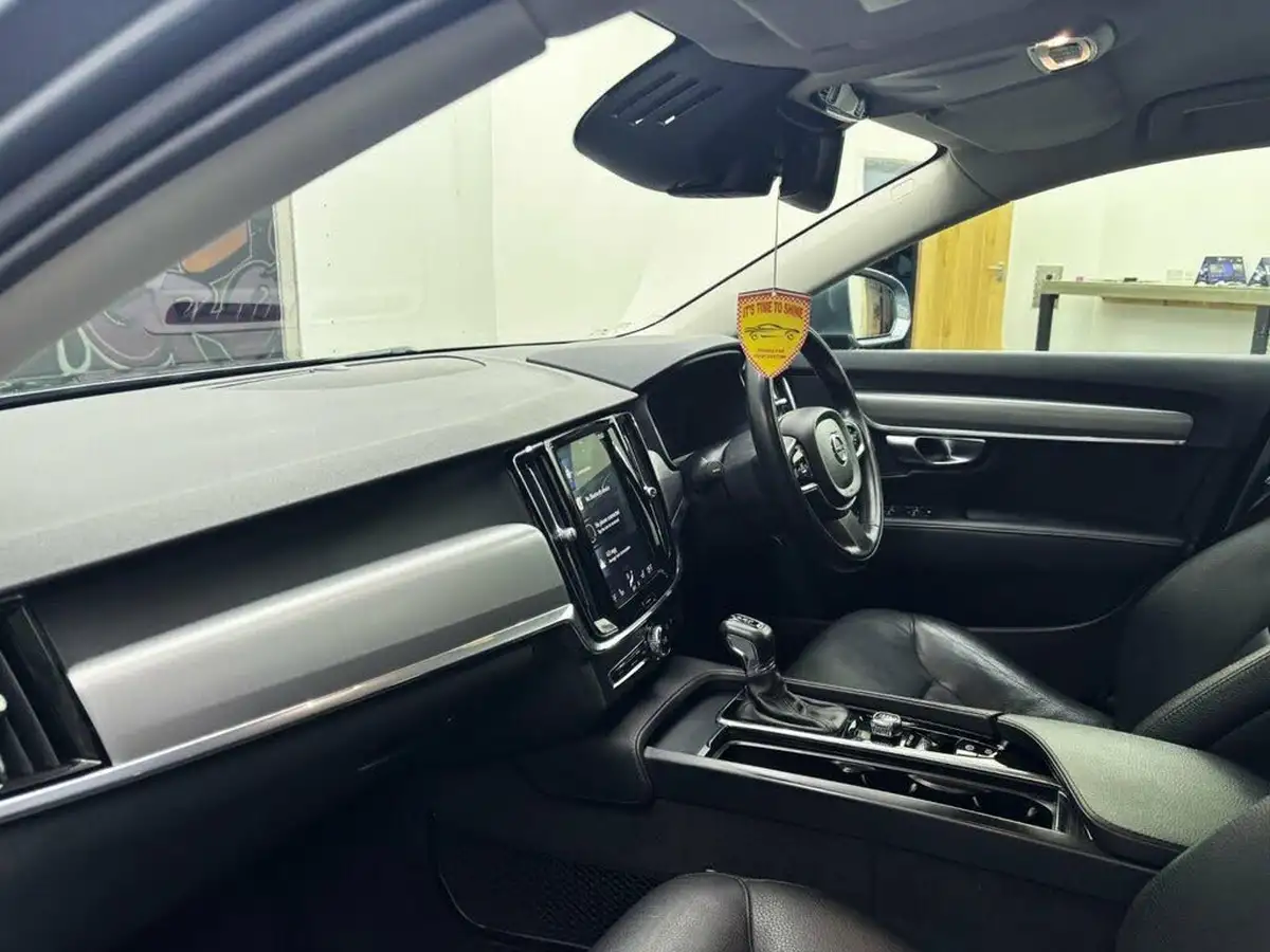 2018-volvo-s90-20td-d4-momentum-big-16
