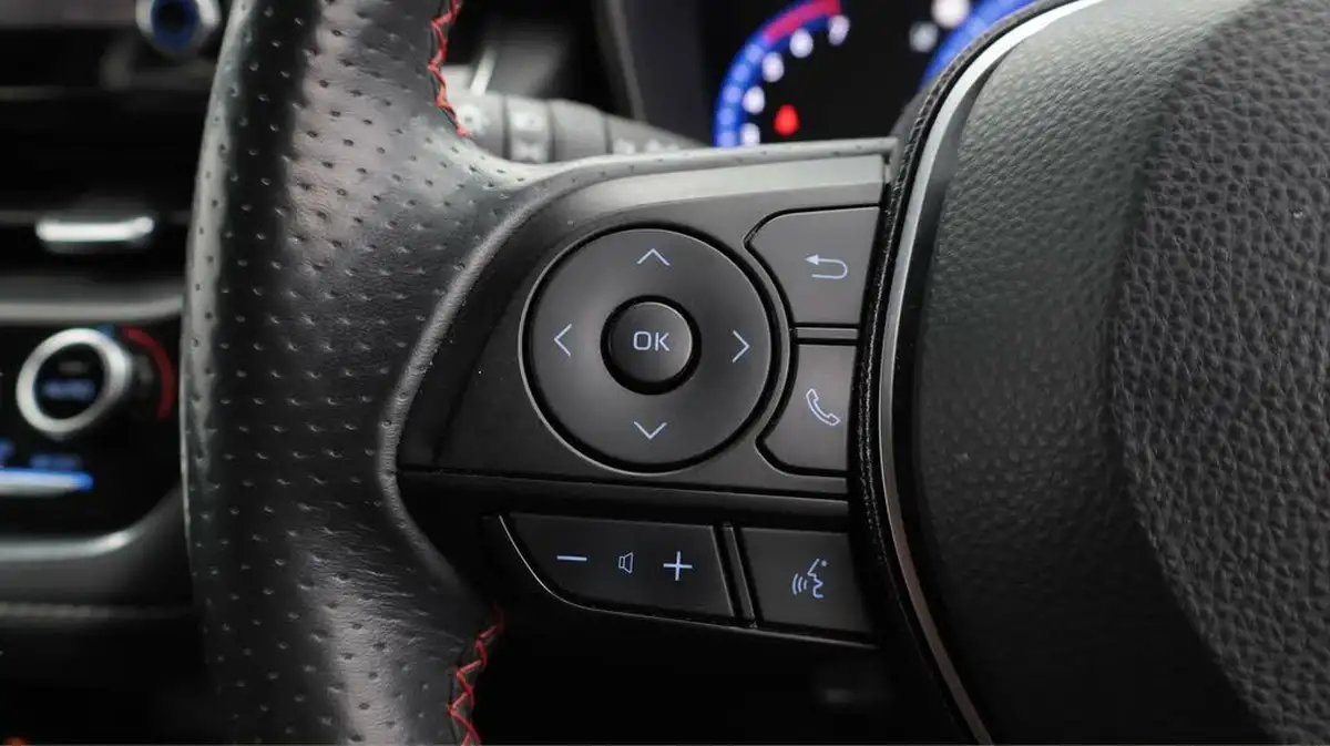 2021-toyota-corolla-18-vvt-i-gr-sport-trk-hatchback-big-24