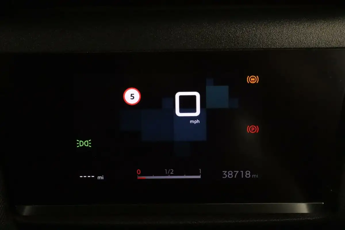 2023-citroen-c4-12-puretech-sense-big-18