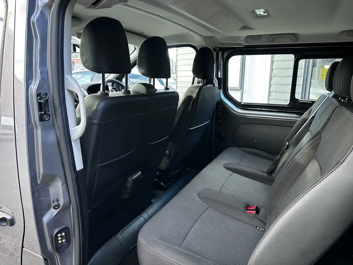 2019-renault-trafic-16dci-ll29-120-sport-nav-eu6c-bus-9-seats-big-25