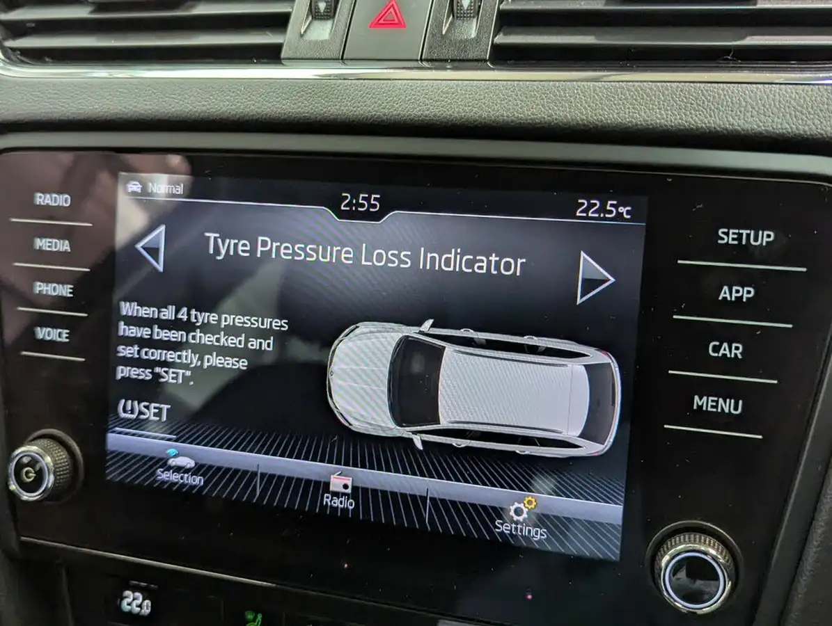 2019-skoda-octavia-15-tsi-se-estate-dsg-big-25
