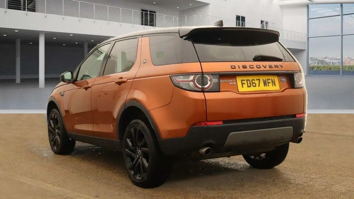 2018-land-rover-discovery-sport-20td4-hse-black-big-2
