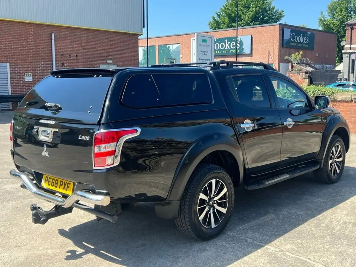 2018-mitsubishi-l200-24di-d-barbarian-eu6-big-2