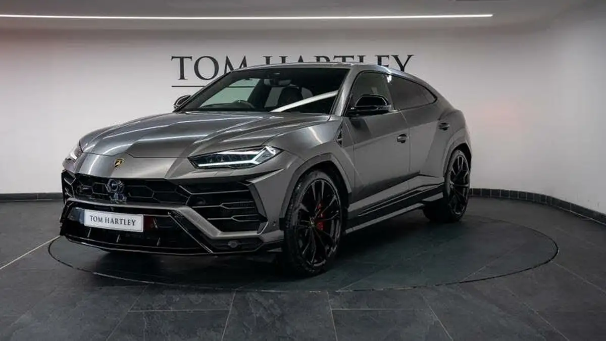 2021-lamborghini-urus-40-no-trim-big-2