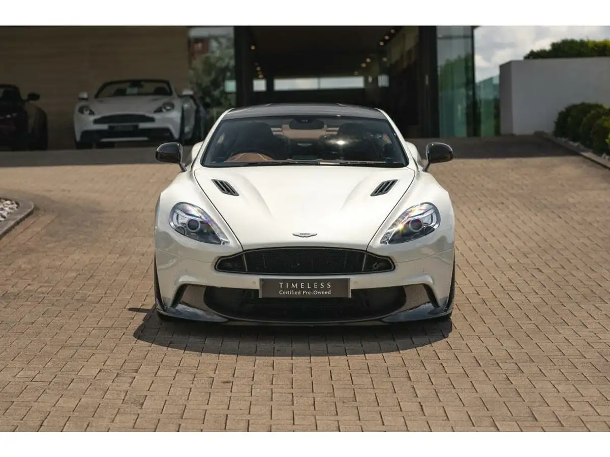 2018-aston-martin-vanquish-big-12