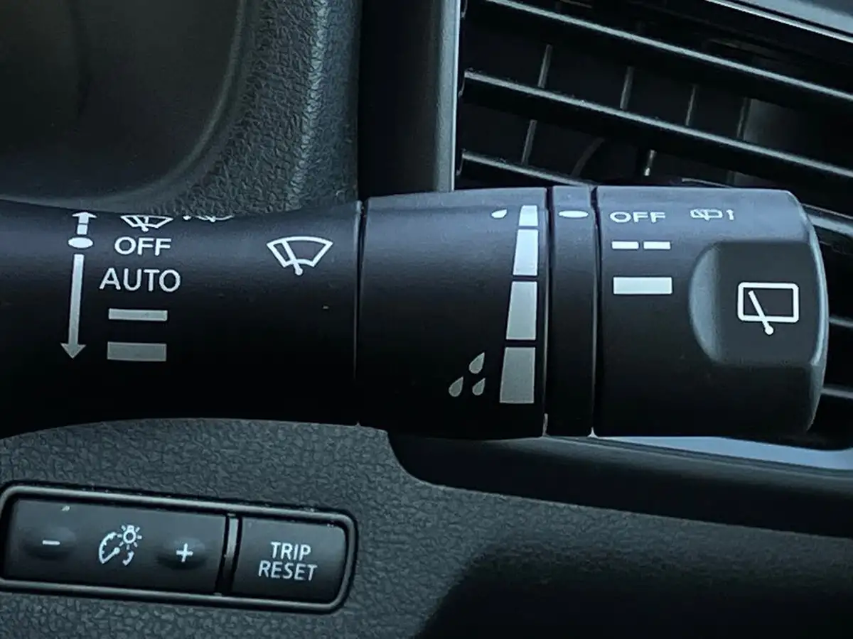 2024-nissan-leaf-e-tekna-39kwh-big-41