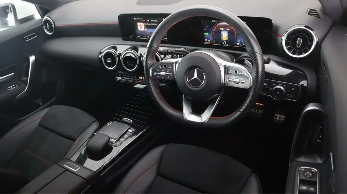 2020-mercedes-benz-a-class-13-a250e-amg-line-hatchback-5d-big-8