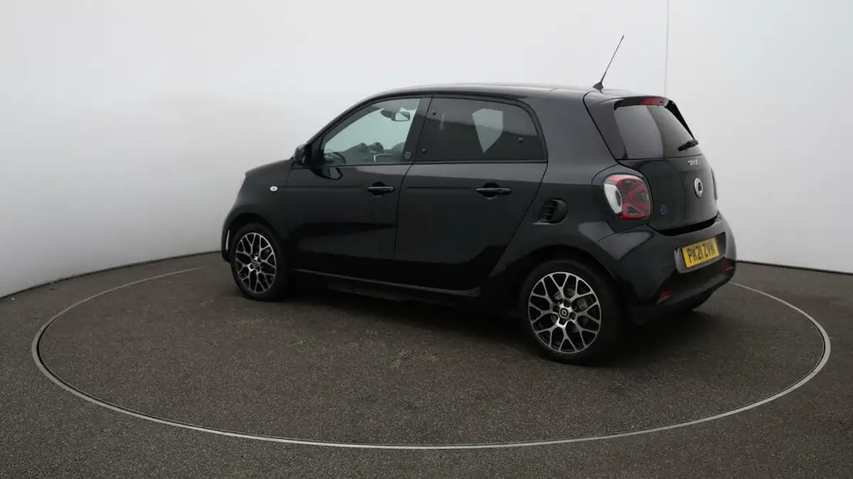 2021-smart-forfour-eq-exclusive-big-33