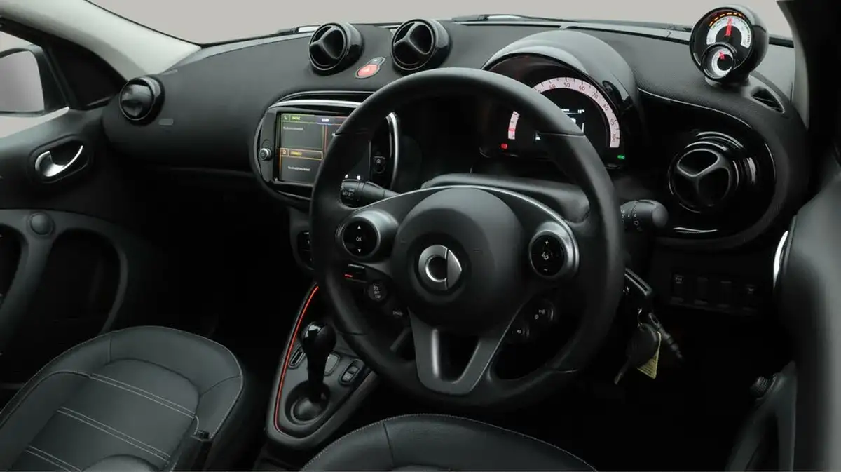 2021-smart-forfour-eq-exclusive-big-9