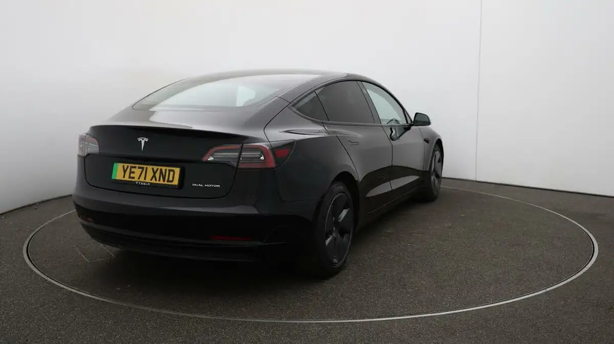 2021-tesla-model-3-e-long-range-awd-big-47