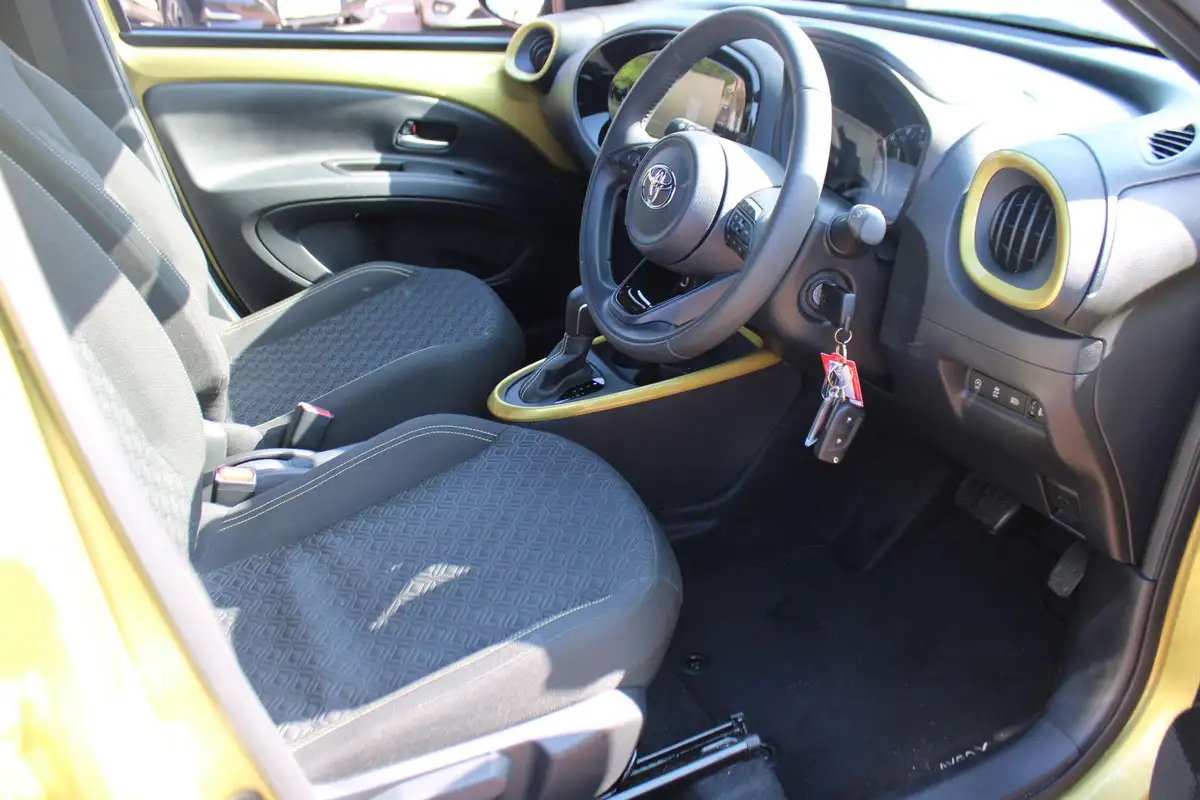 2023-toyota-aygo-x-10-vvt-i-edge-cvt-big-20