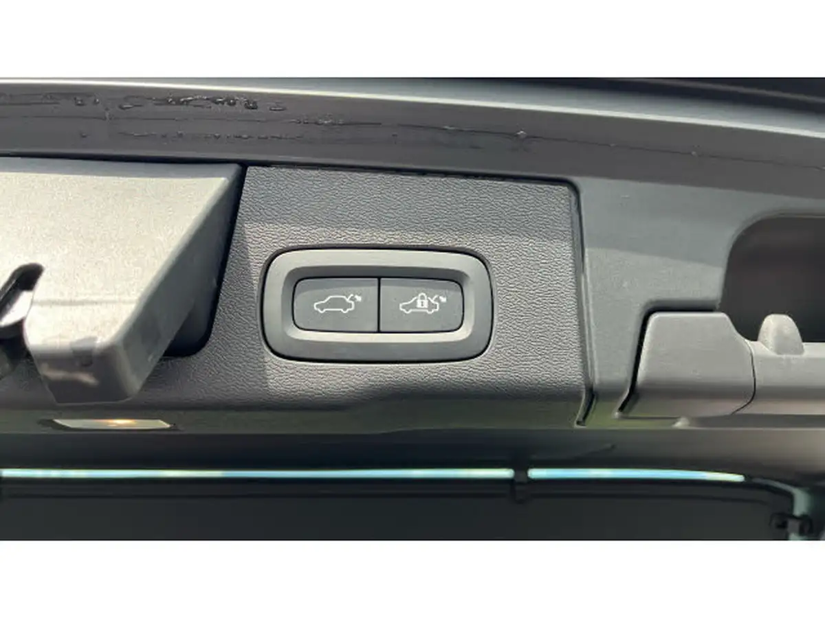 2024-volvo-xc60-20-b5-plus-big-35
