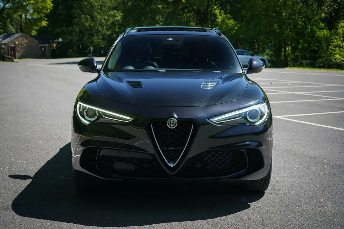 2019-alfa-romeo-stelvio-29-biturbo-quadrifoglio-big-9