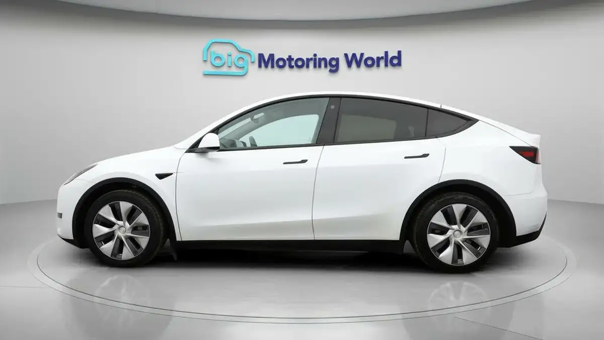 2023-tesla-model-y-e-rwd-big-3