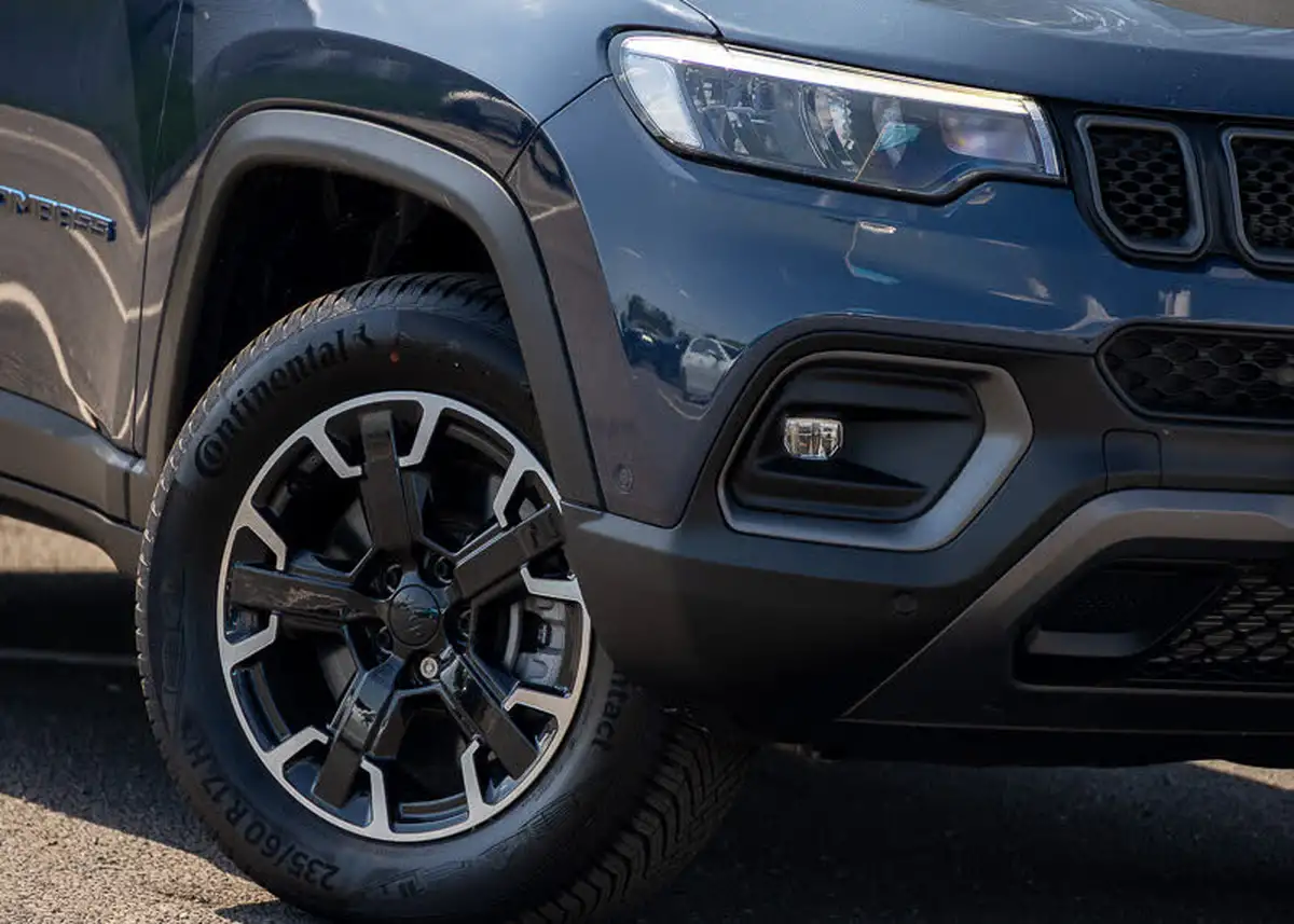 2025-jeep-compass-13-gse-trailhawk-big-19