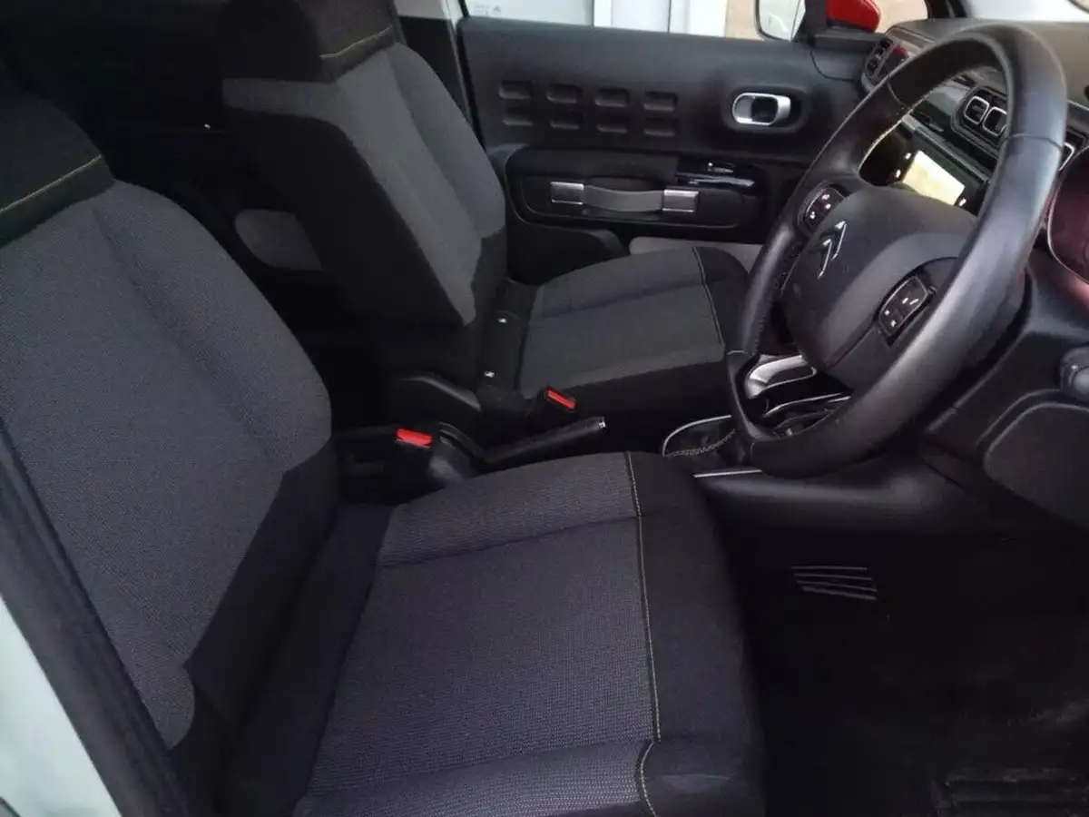 2017-citroen-c3-12-puretech-flair-110ps-ss-eat6-big-4