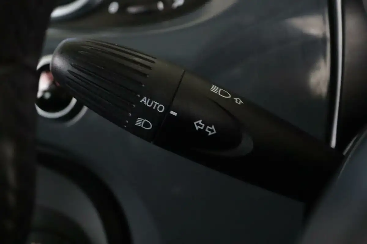 2021-fiat-500-10-launch-edition-big-21