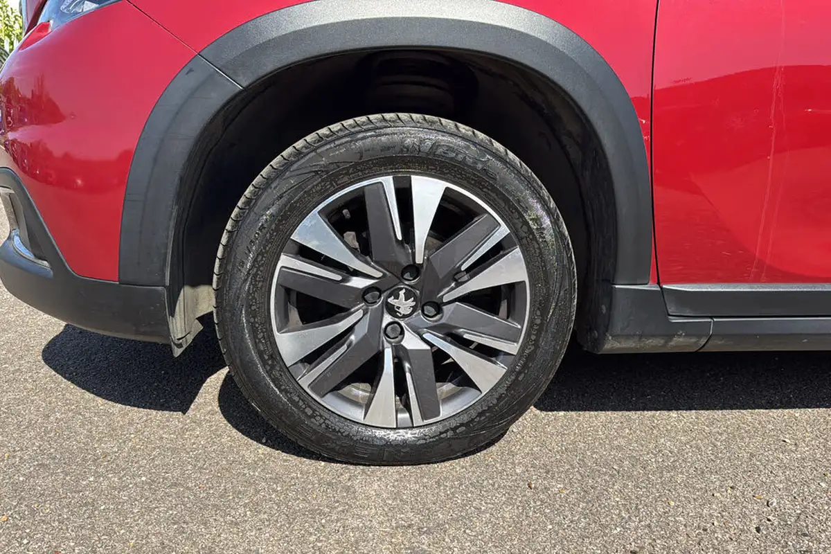 2018-peugeot-2008-suv-12-puretech-allure-premium-ss-big-23