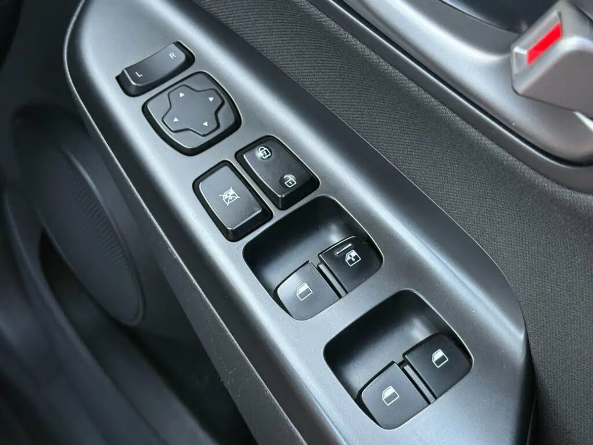 2020-hyundai-kona-10-t-gdi-se-big-30