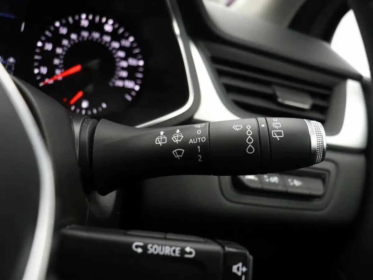 2021-renault-captur-13-tce-iconic-edition-big-33