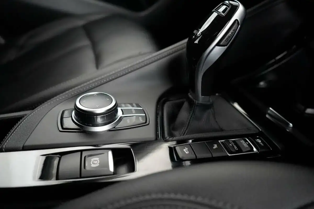2022-bmw-x1-20-xdrive20i-xline-big-27