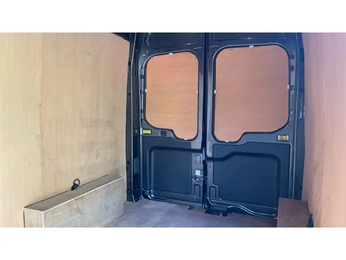 2024-ford-transit-big-15