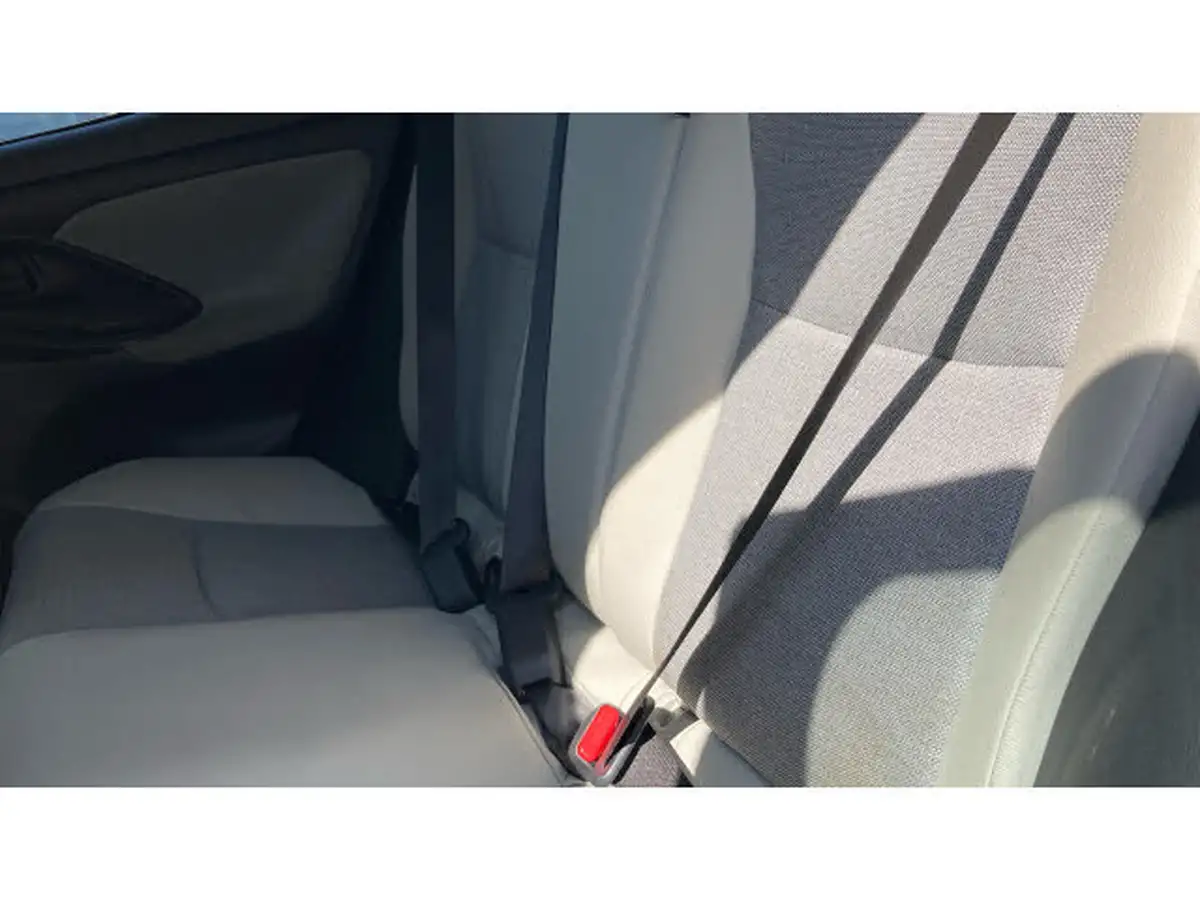 2022-toyota-yaris-15-vvt-i-excel-big-21