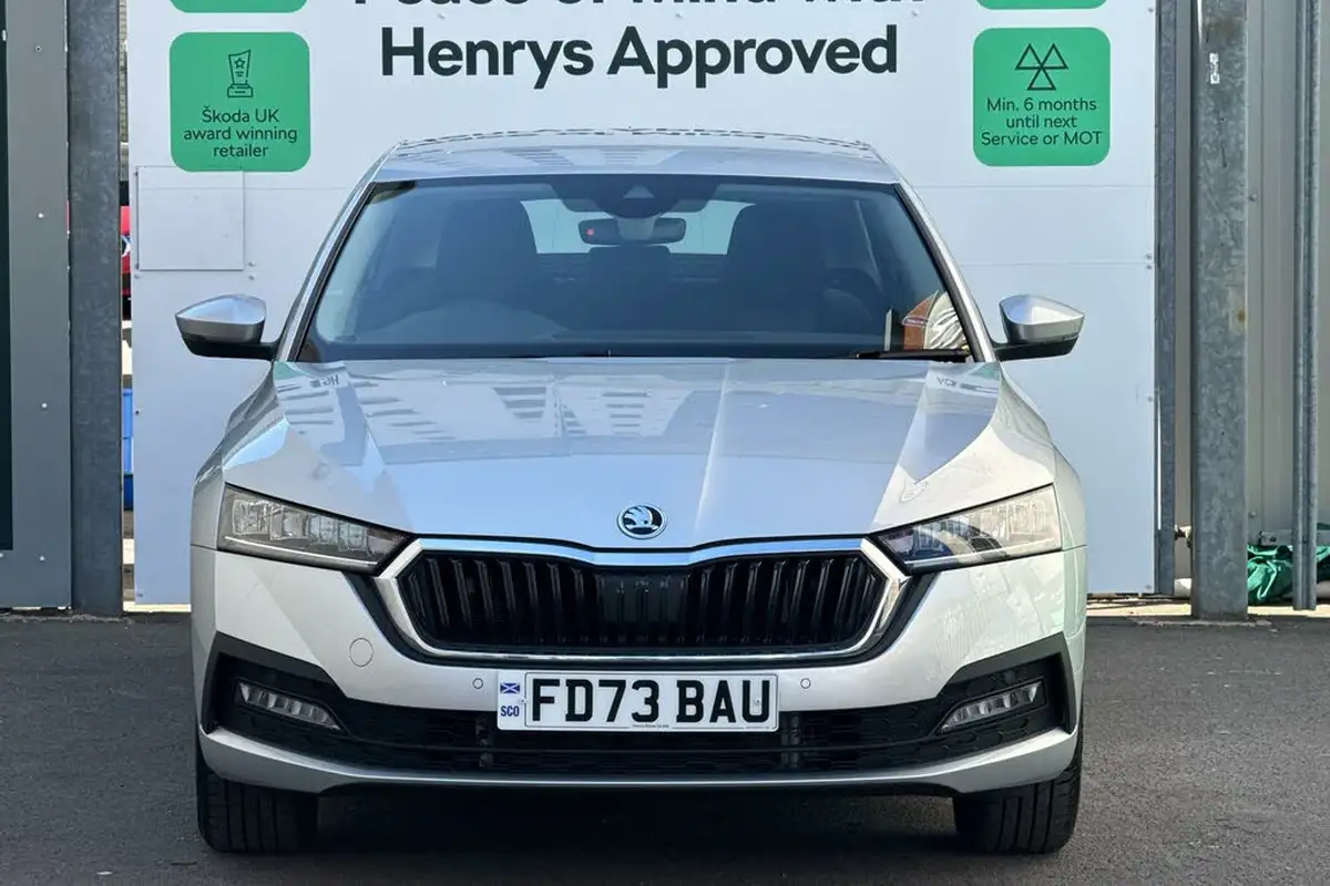 2023-skoda-octavia-10-tsi-se-technology-110ps-hatchback-big-6