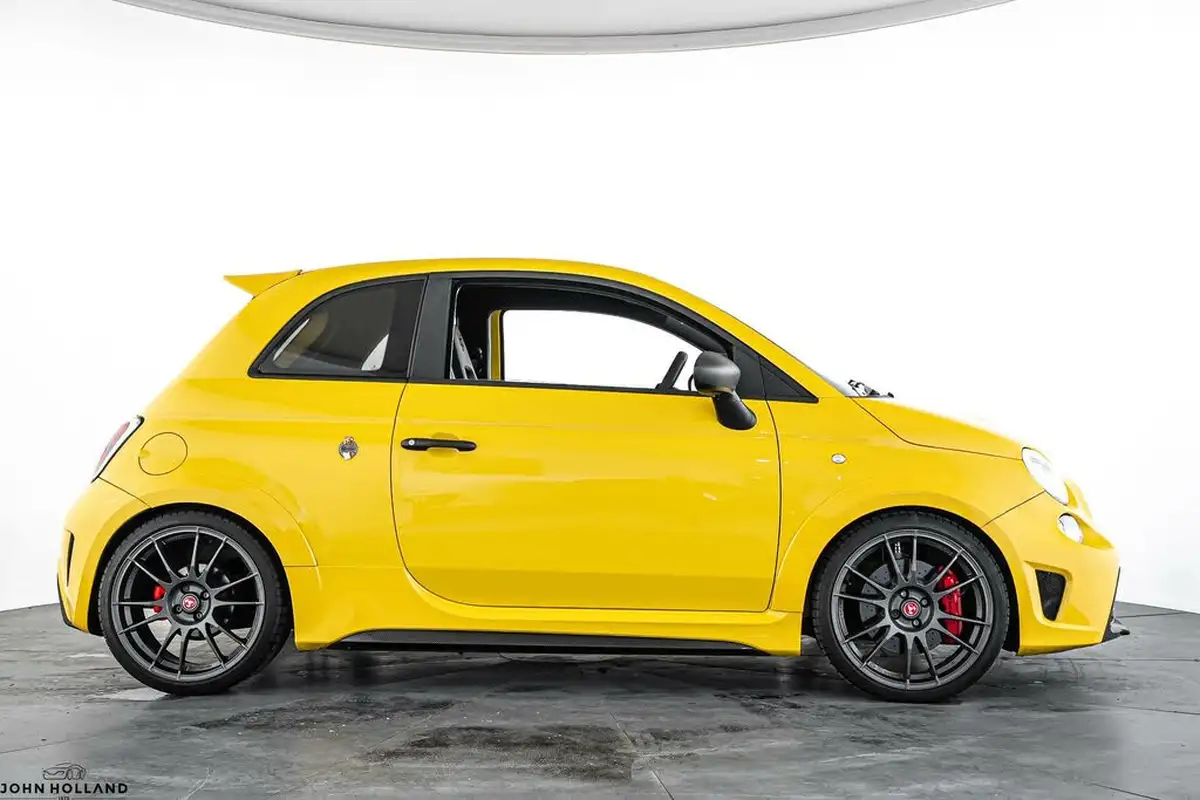 2016-abarth-500-14-tjet-695-biposto-record-big-9