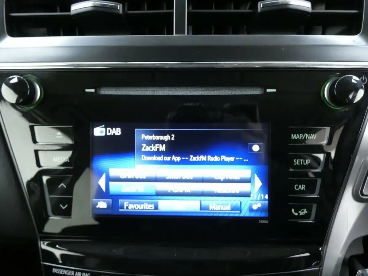 2019-toyota-prius-18-vvt-i-excel-big-9