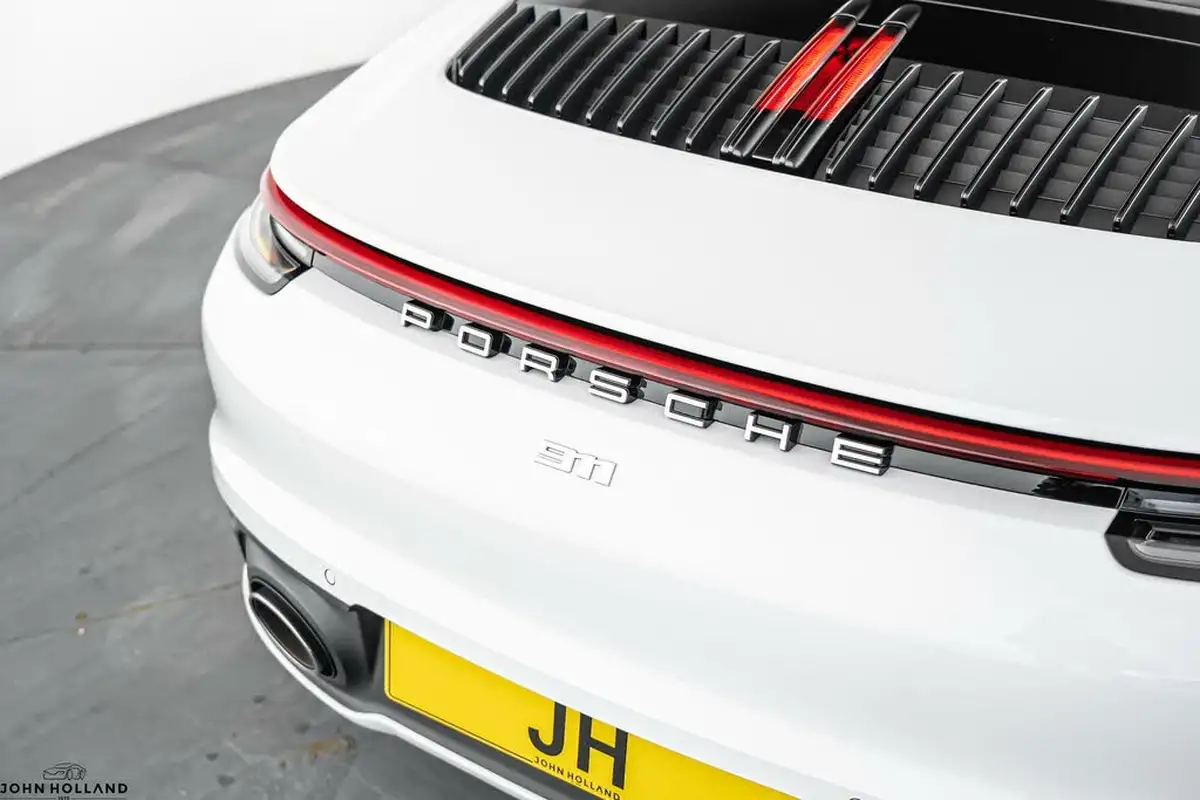 2022-porsche-911-30-carrera-coupe-big-15