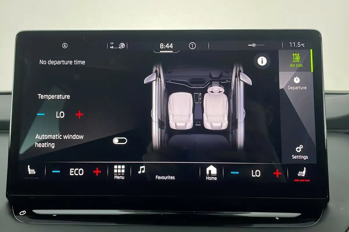 2023-skoda-enyaq-e-80-82-kwh-station-wagon-big-13