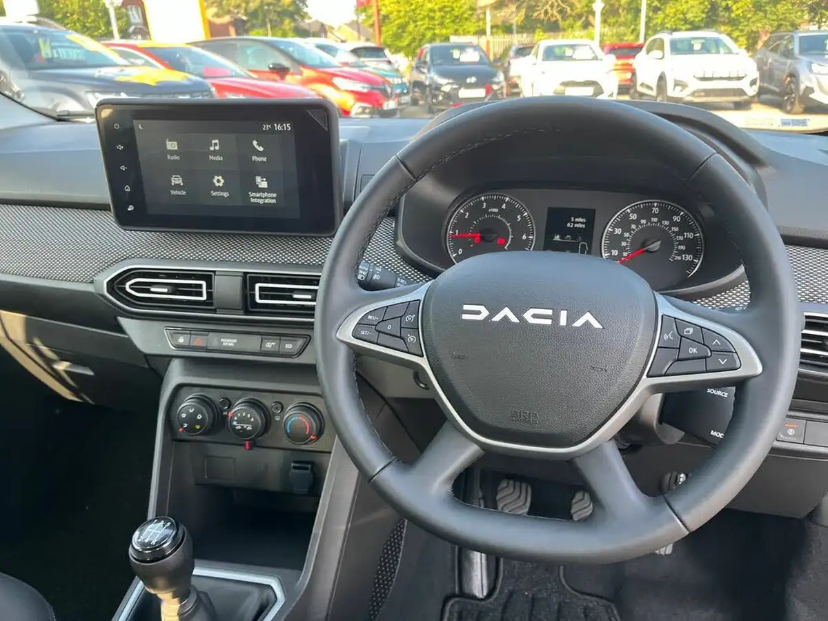 2024-dacia-sandero-10-tce-expression-90bhp-big-17