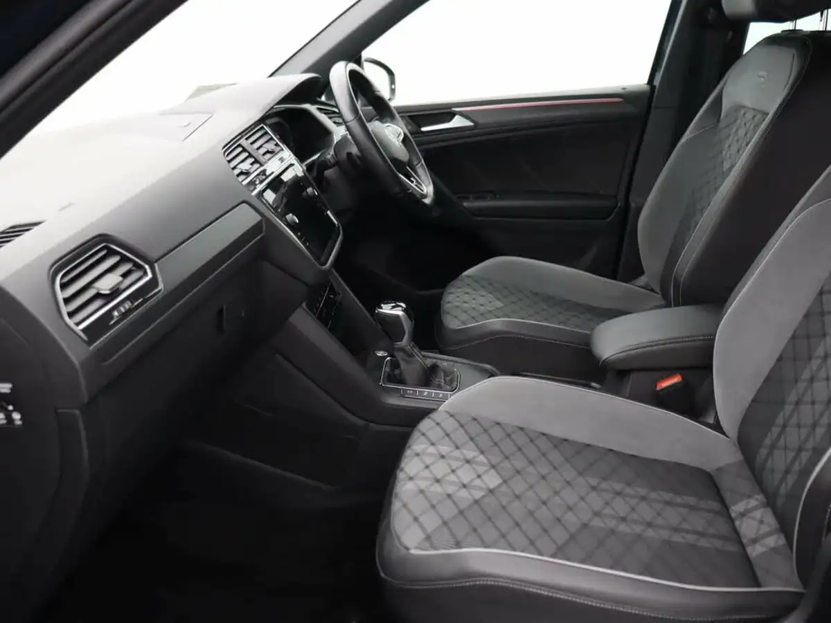 2021-volkswagen-tiguan-15-tsi-r-line-big-19