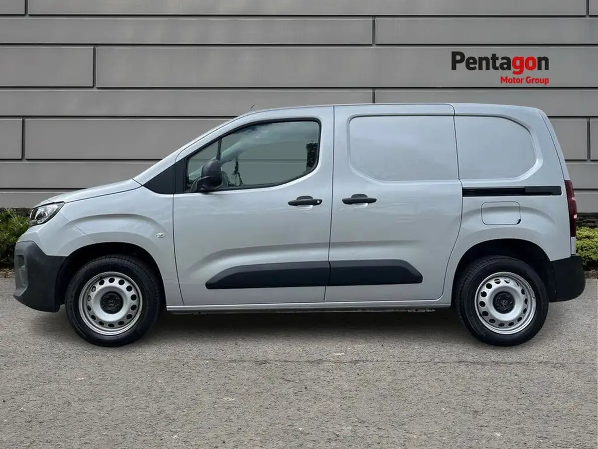 2024-peugeot-partner-15-bluehdi-professional-100pseu6d-big-11