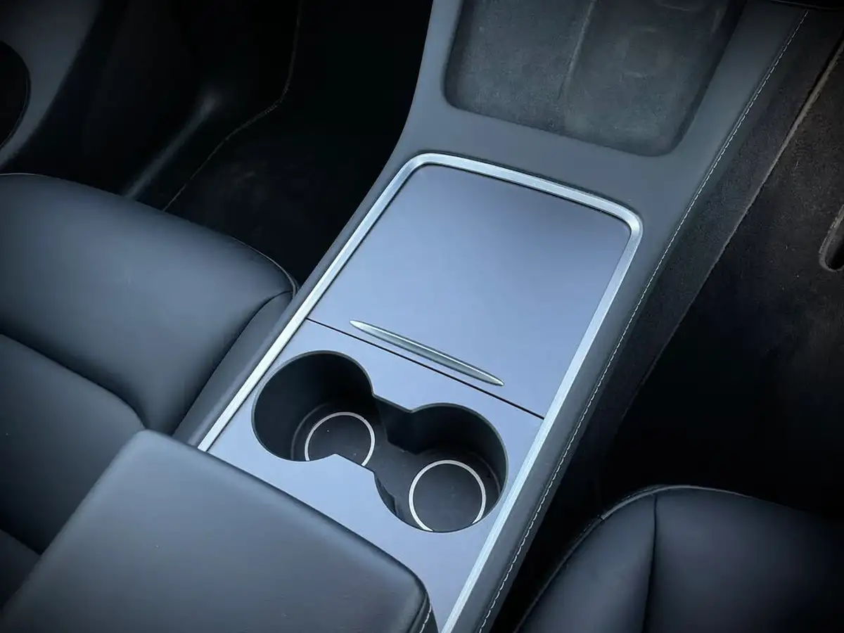 2022-tesla-model-y-e-long-range-big-28