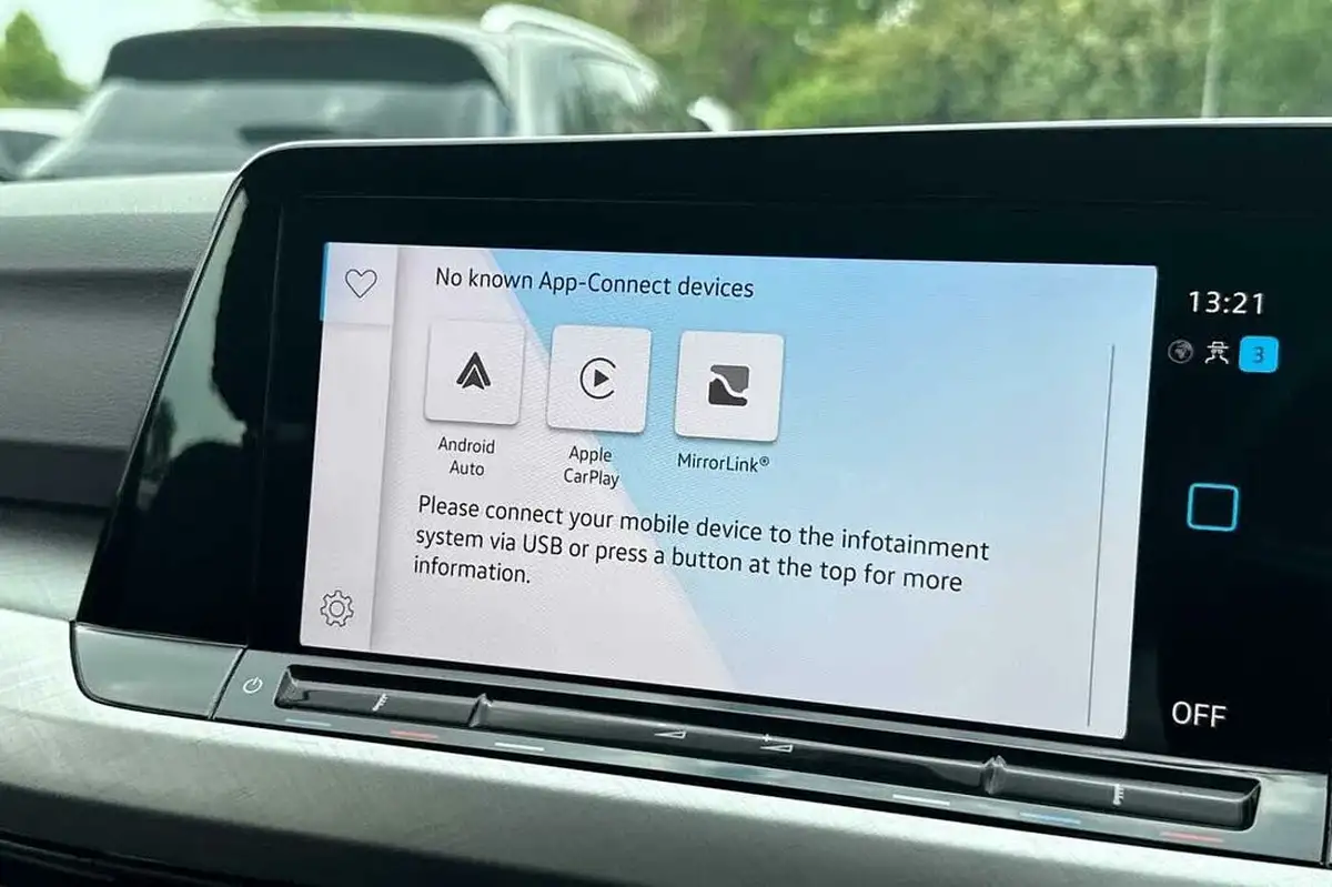2022-volkswagen-golf-15-etsi-life-150ps-hatchback-big-22