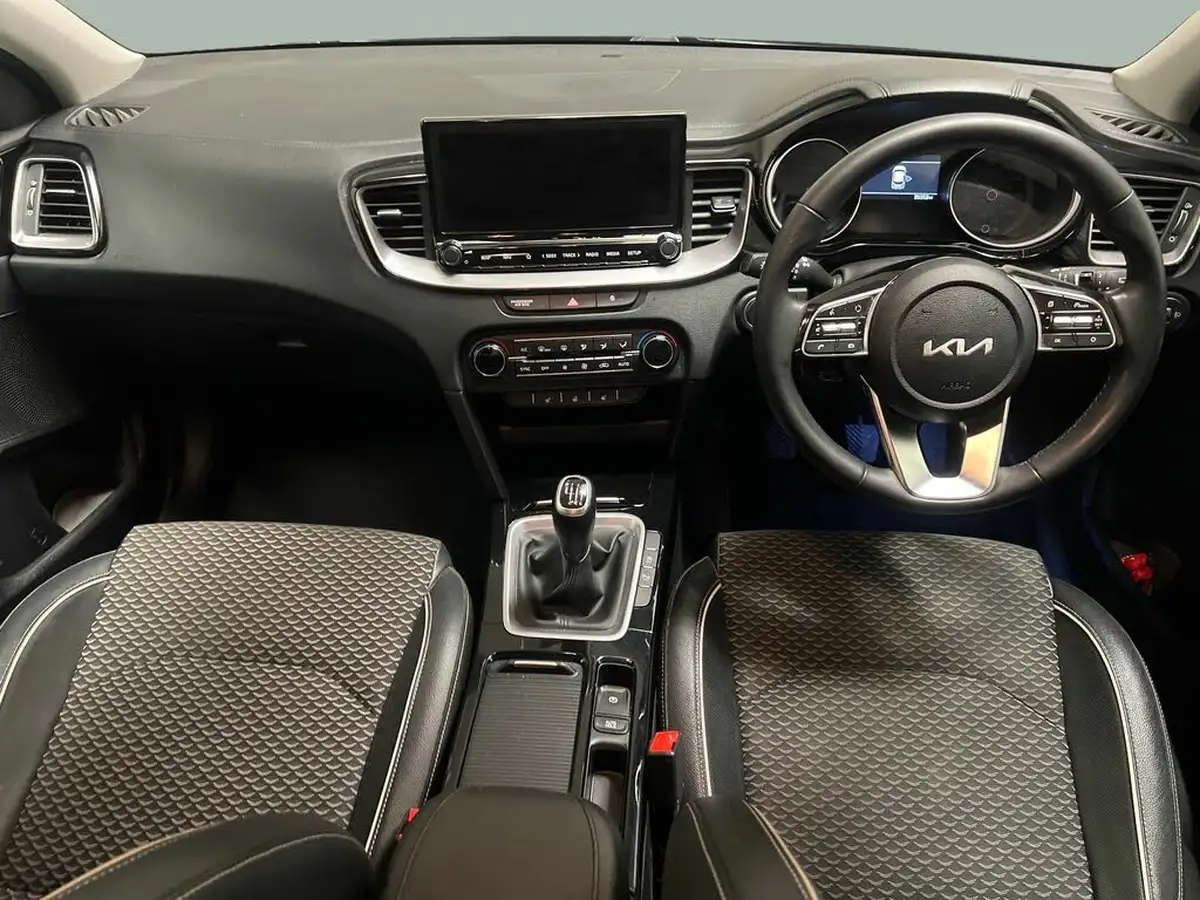 2022-kia-xceed-15-t-gdi-3-big-6