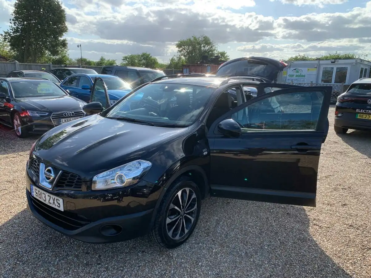 2013-nissan-qashqai-16-360-big-49