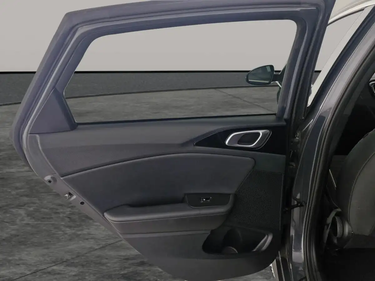 2022-kia-pro-ceed-15-t-gdi-gt-line-big-17