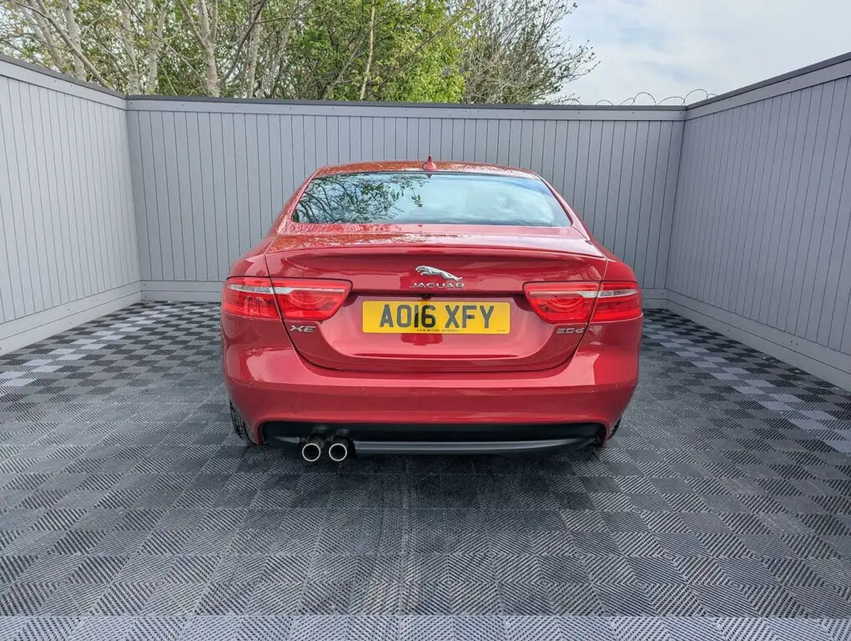 2016-jaguar-xe-20d-r-sport-180ps-auto-big-47