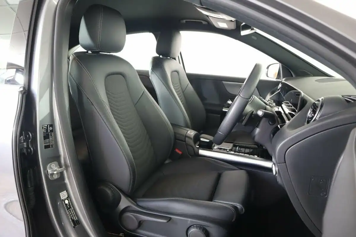 2023-mercedes-benz-gla-class-13-gla-200-sport-executive-station-wagon-big-12