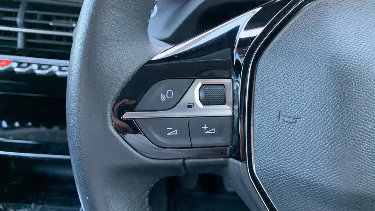 2022-peugeot-2008-suv-12-puretech-allure-premium-130bhp-big-22