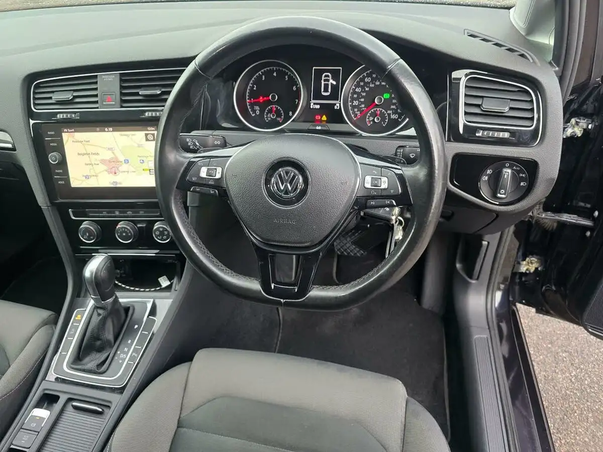 2017-volkswagen-golf-15-tsi-gt-130ps-hatchback-5d-dsg-big-3