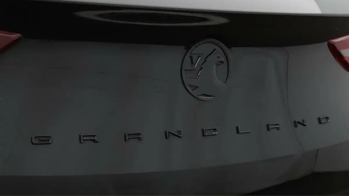 2023-vauxhall-grandland-12-gs-130ps-big-20