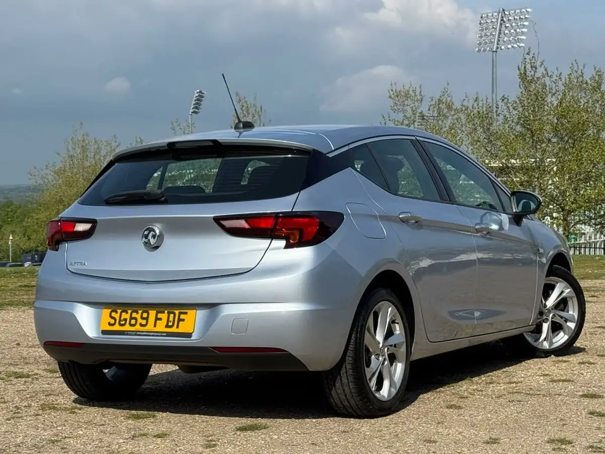2019-vauxhall-astra-14i-16v-turbo-sri-nav-ss-hatchback-big-6